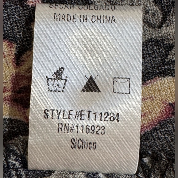 Easel Black Floral Ruffle Sleeve peplum Blouse. (No belt). Size Small. VVGUC - Picture 8 of 10